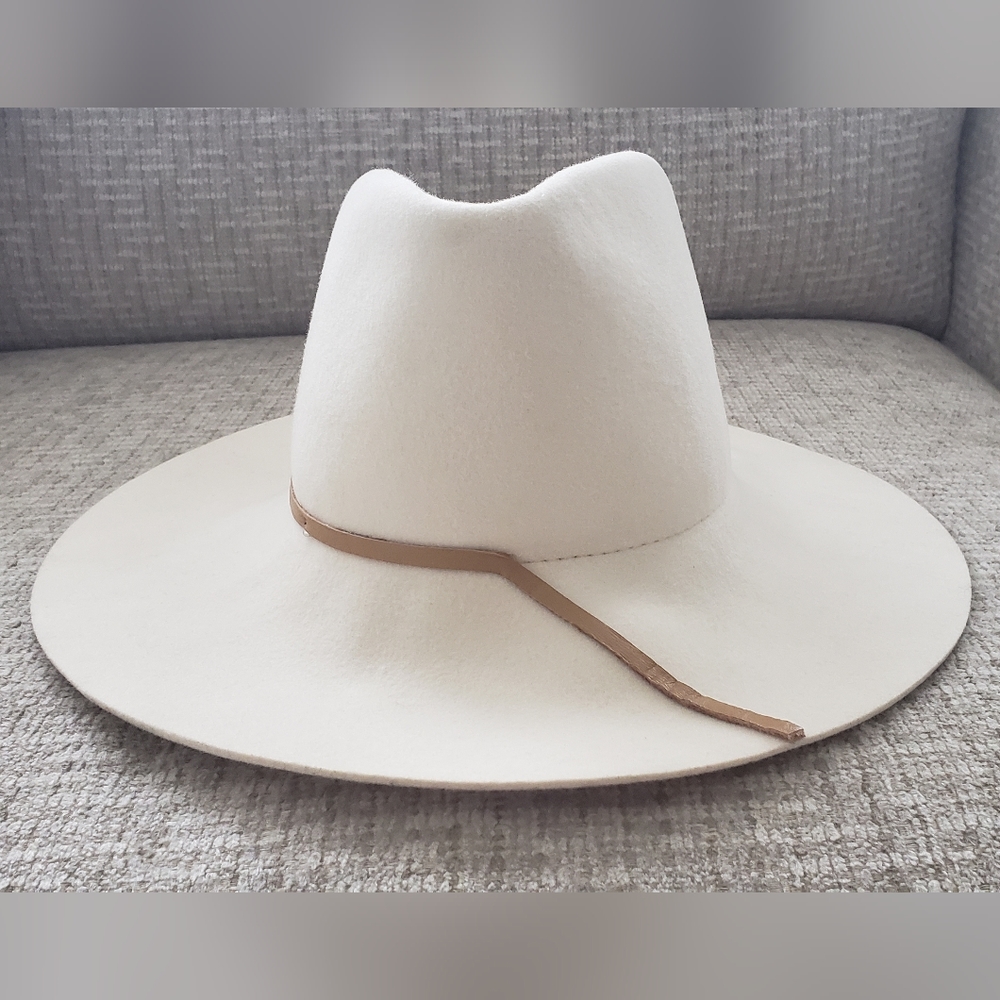 Janessa Leone Medium White Wool Miller Hat